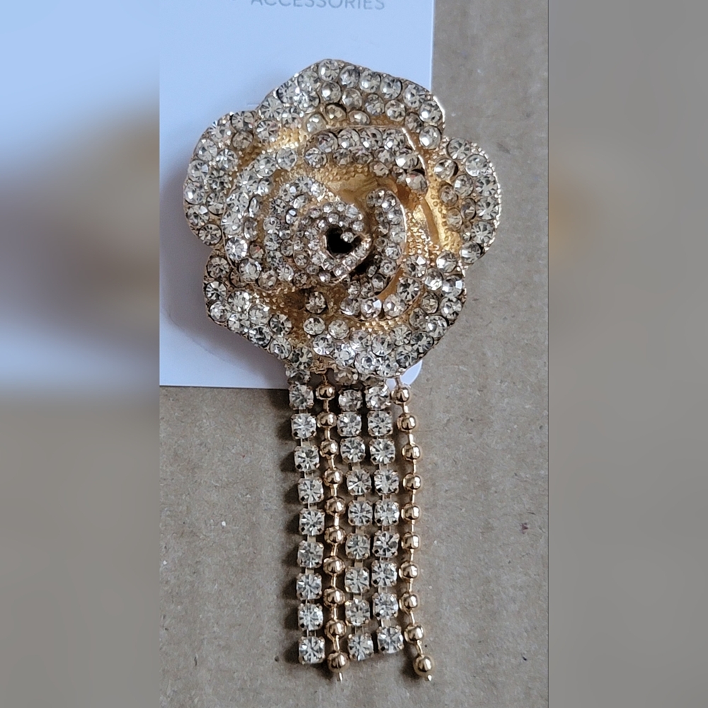True Love Rhinestone Flower Earring - Picture 3 of 3